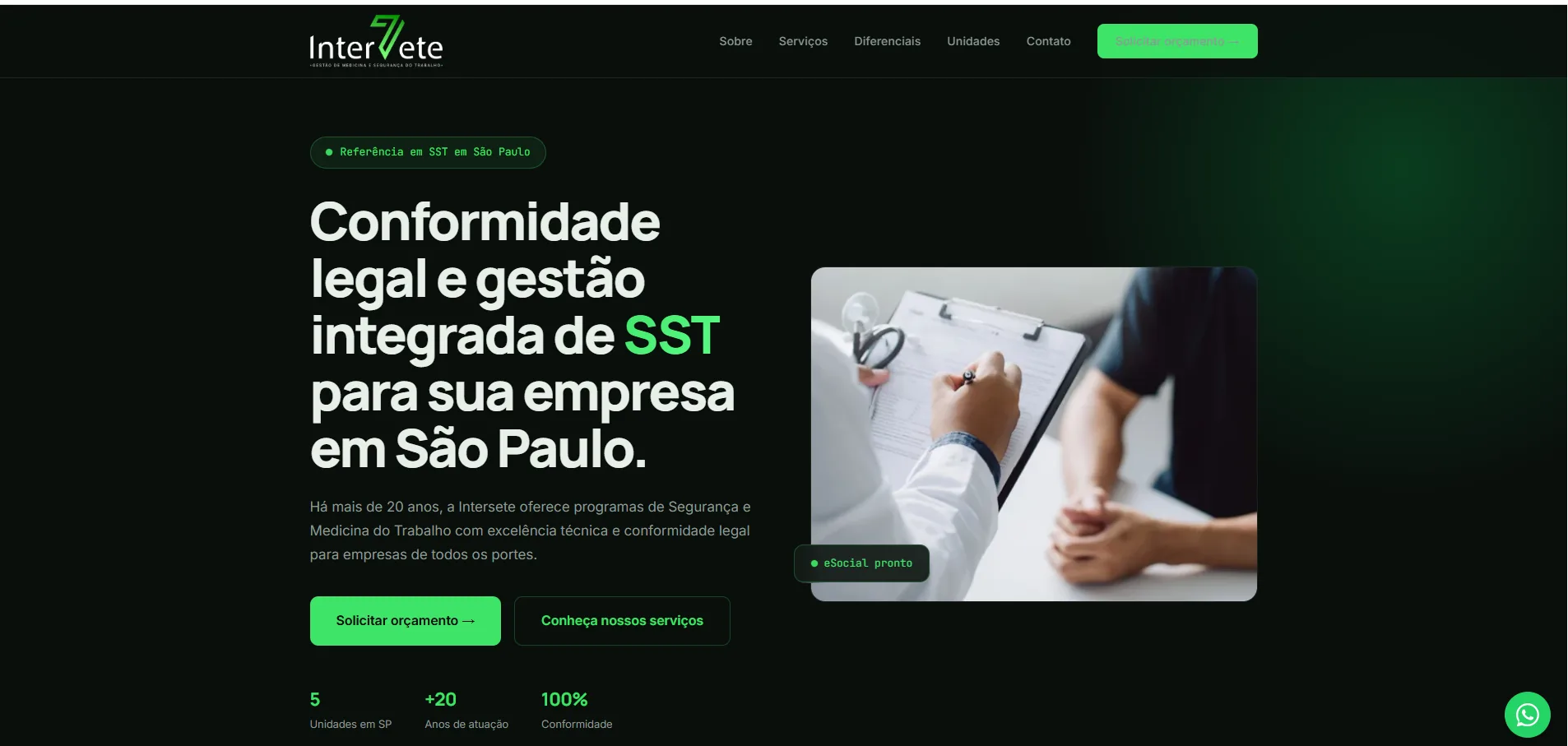 Página inicial do novo site da Intersete em um monitor desktop, com fundo escuro e destaque verde.